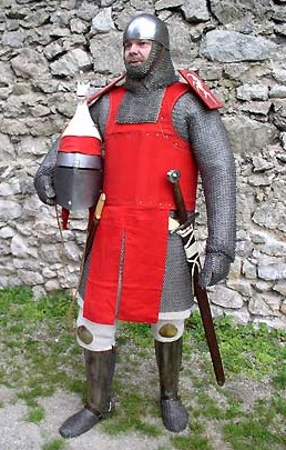 Цервельер: забытый предшественник шлема-бацинета в средневековой защите головы