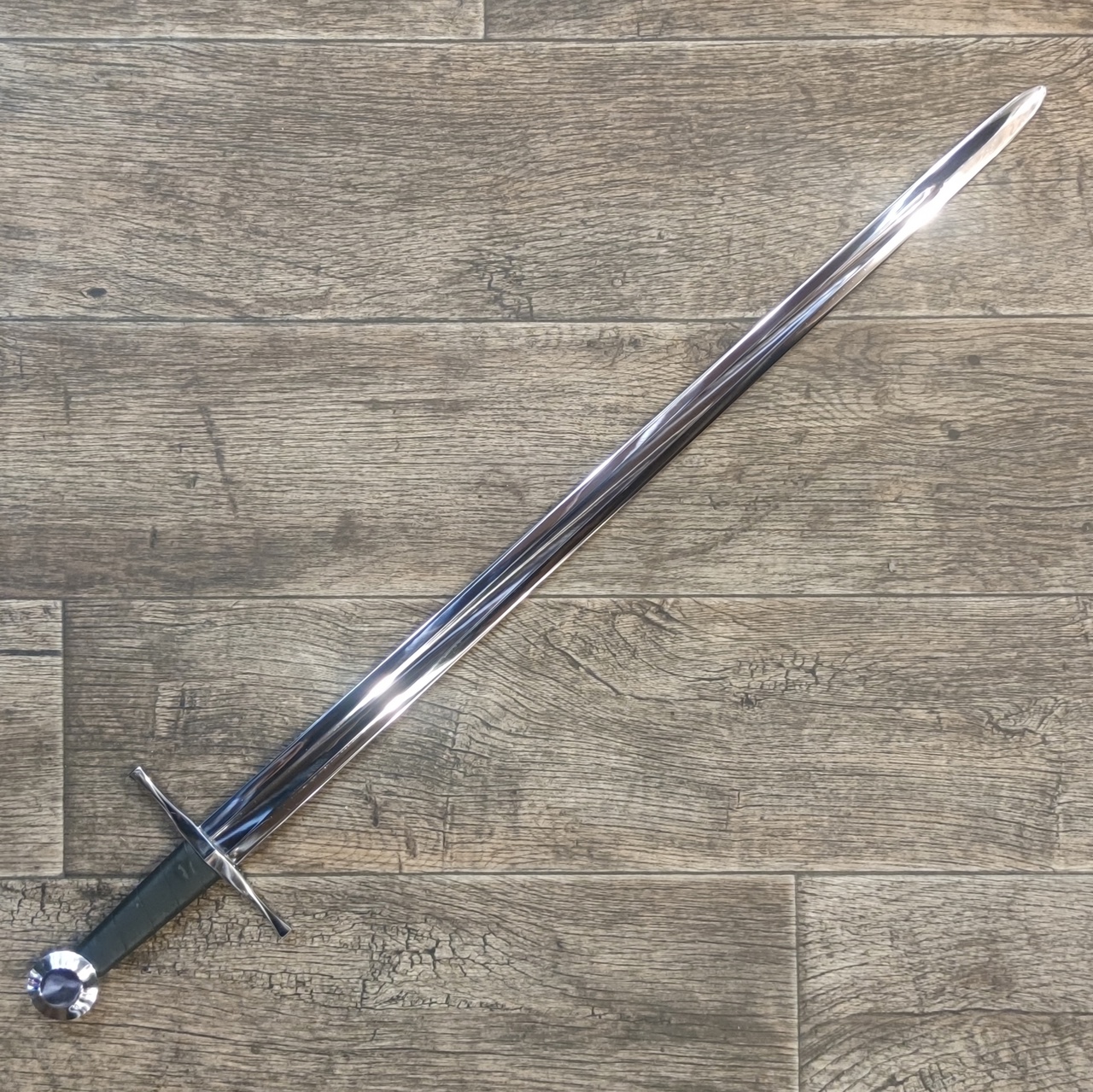 Длинный рыцарский меч: оружие эпохи Средневековья в ИСБ и реконструкции