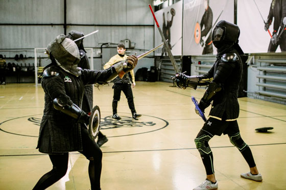 Горжет в историческом фехтовании: защита горла и символ статуса