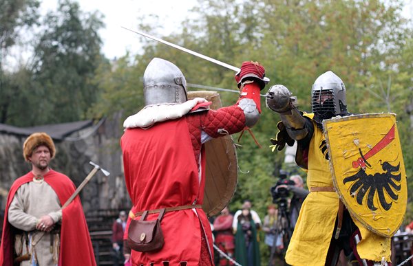 Истфех: Искусство исторического фехтования в мире ИСБ и реконструкции