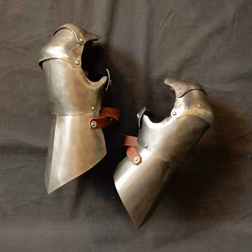 Латная рука: эволюция, конструкция и роль в историческом средневековом бою