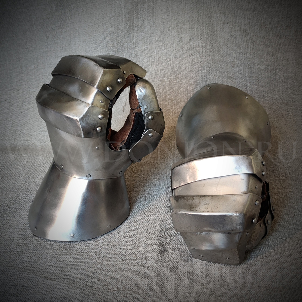 Латная рукавица: защита и функциональность в средневековом доспехе