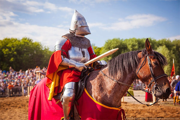 Оружие рыцарских турниров: от смертоносных мечей к безопасным копиям