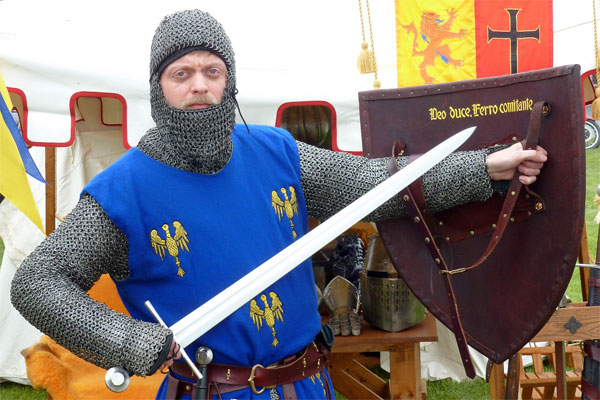 Романский меч: оружие рыцаря и символ эпохи в исторической реконструкции