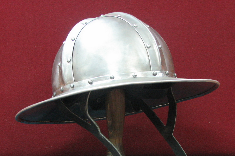 Шапель: Защита головы в средневековом вооружении и её роль в историческом фехтовании