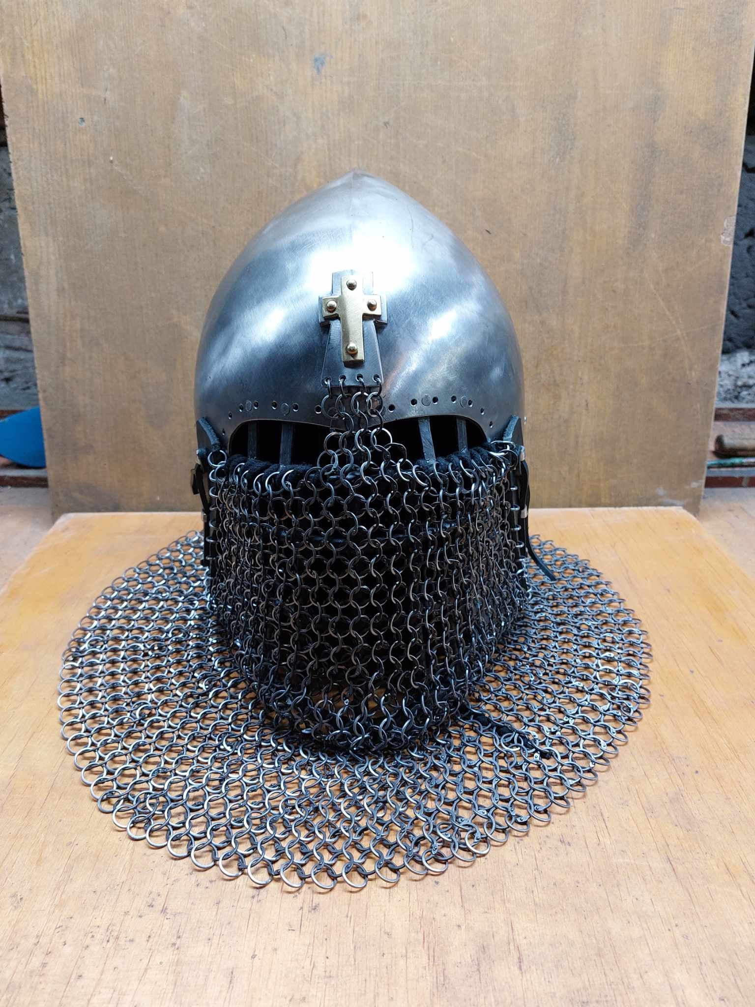 Шлем для бугурта: ключевые требования, типы и особенности выбора